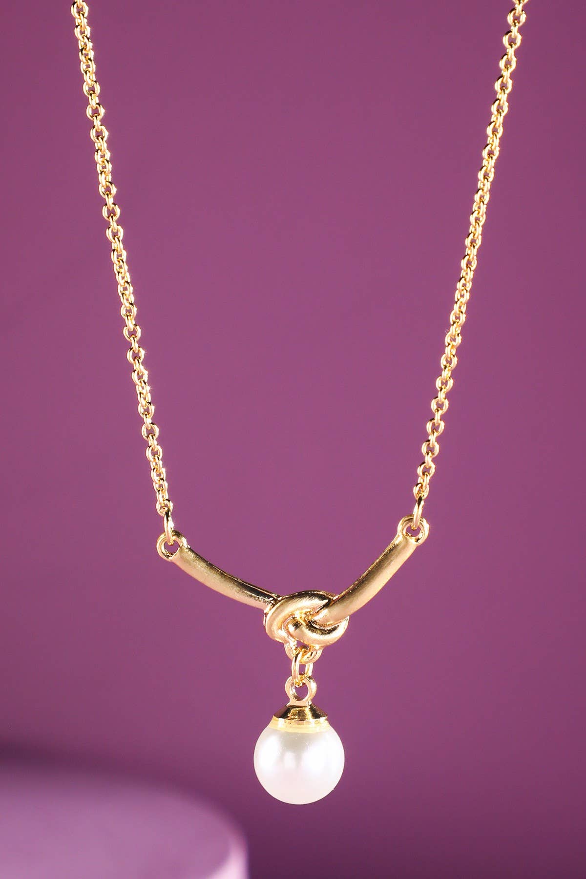 Urbanista - Wholesale Pendant/Charm Necklace - Knot & Pearl Drop Necklace0