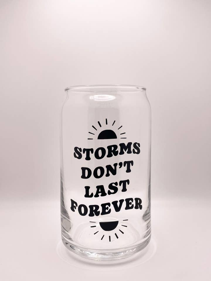Storme varer ikke evigt, Sort, Bekræftelse, Glas Cup for engroshandel hos Jeanne Mari & Co
