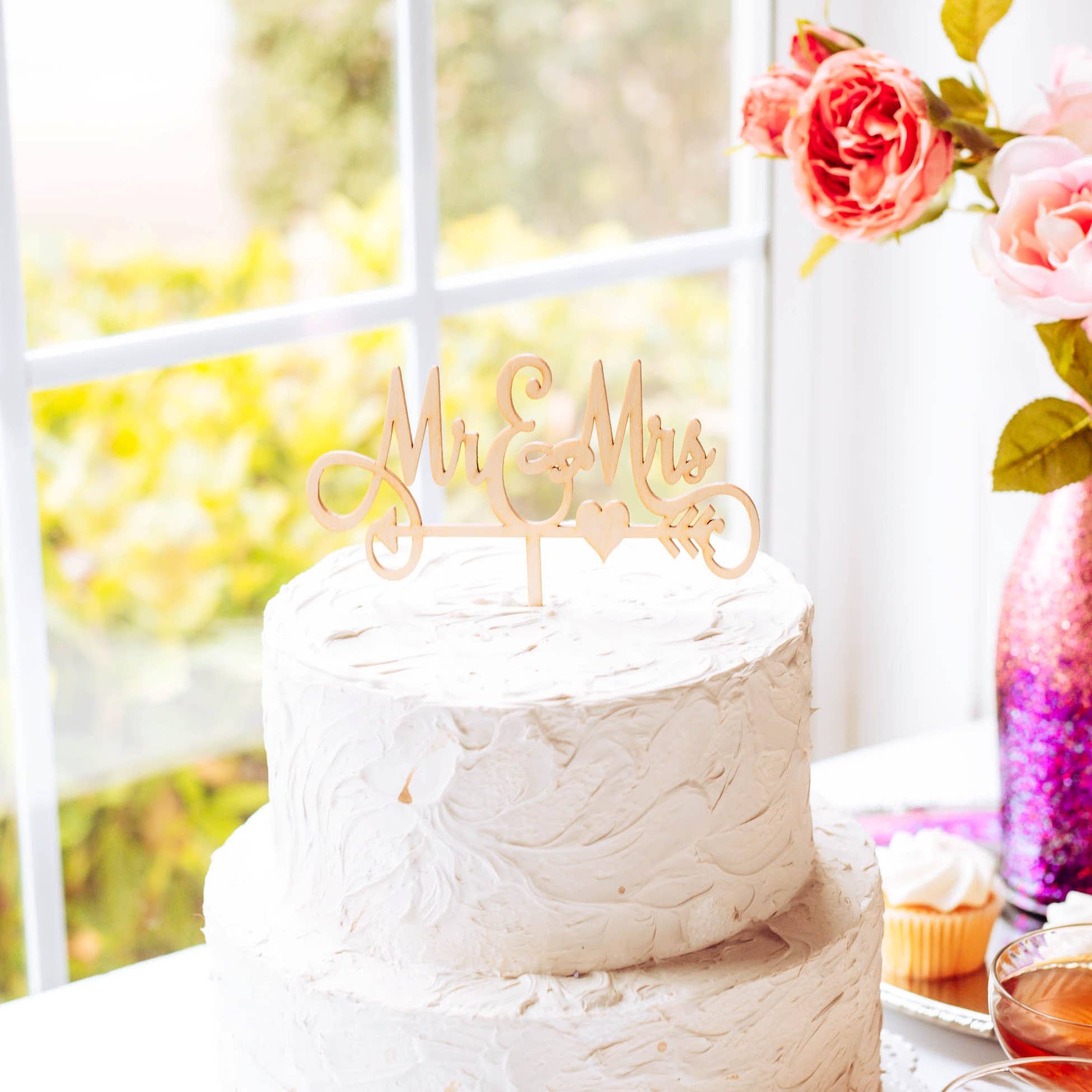 Sugar Crush Co - Vente Décoration pour cake/cupcake - Décoration de gâteau de mariage Mr and Mrs avec flèche en bois1