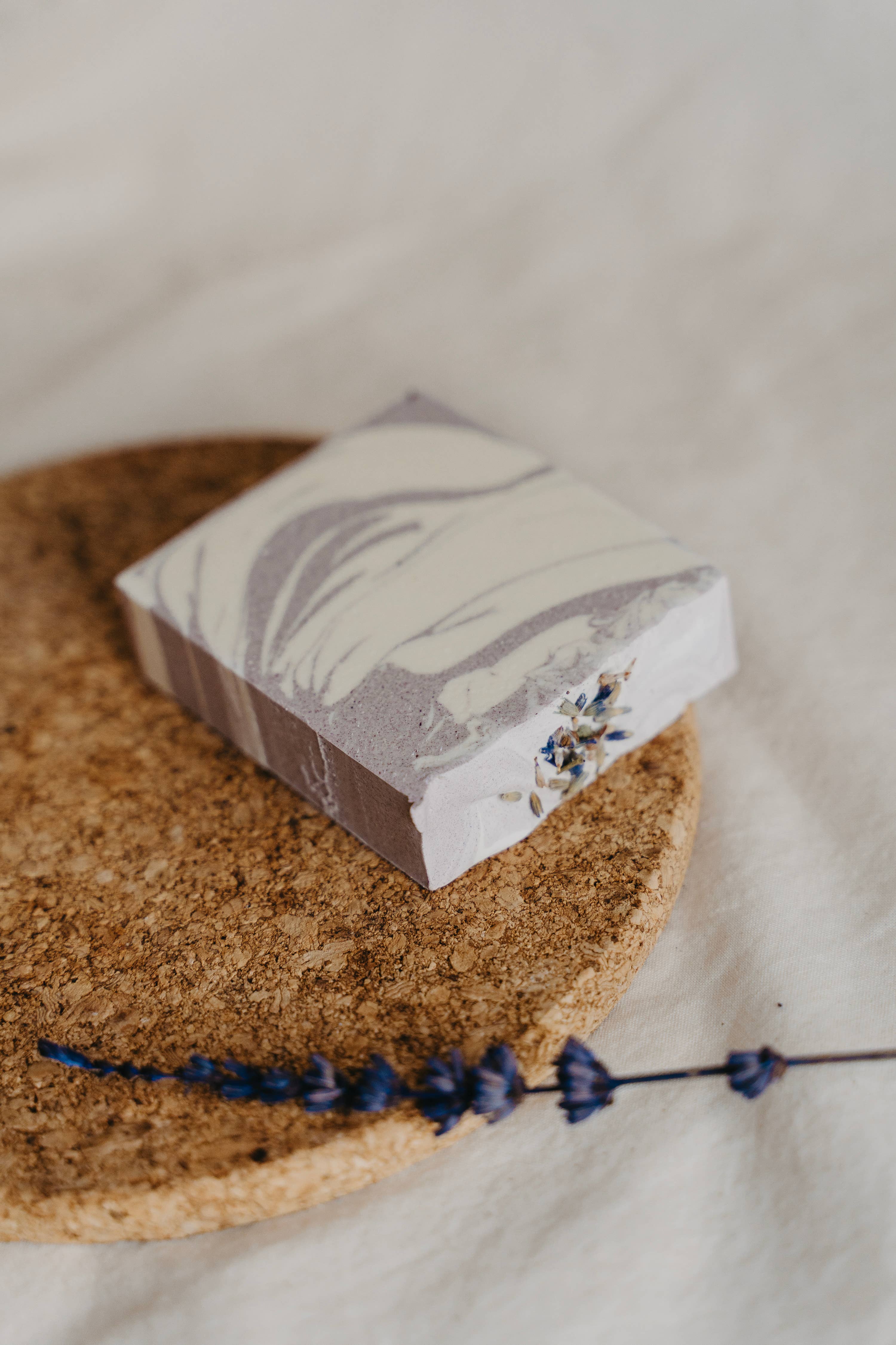 Moreva - Vente Pains de savon - Savon naturel Lavender Field au parfum apaisant de lavande3