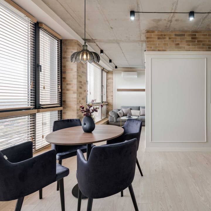 C-Création - Wholesale Chandelier/Hanging Light - Retro-style colored glass pendant Petal8