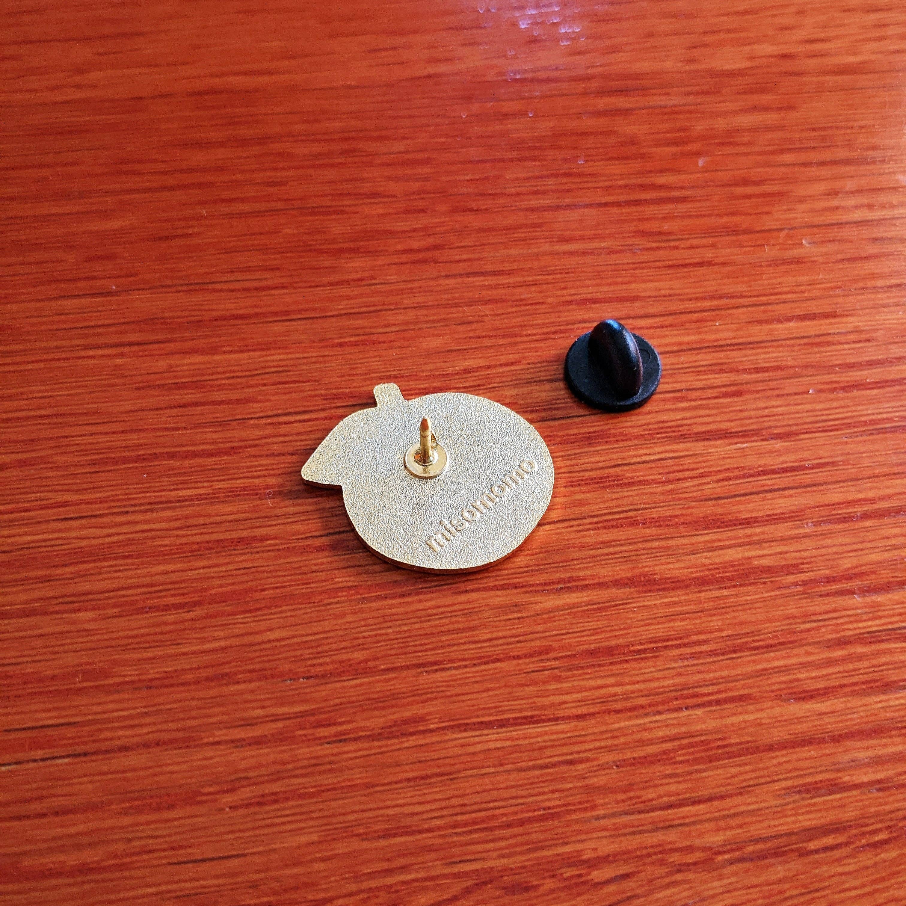 misomomo – wholesale Nål och knapp för kavajslag – Pronomen Orange Pin - hon/henne2