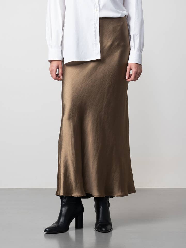 Etiem - Wholesale Skirt - Women's - Satin Midi Skirt1