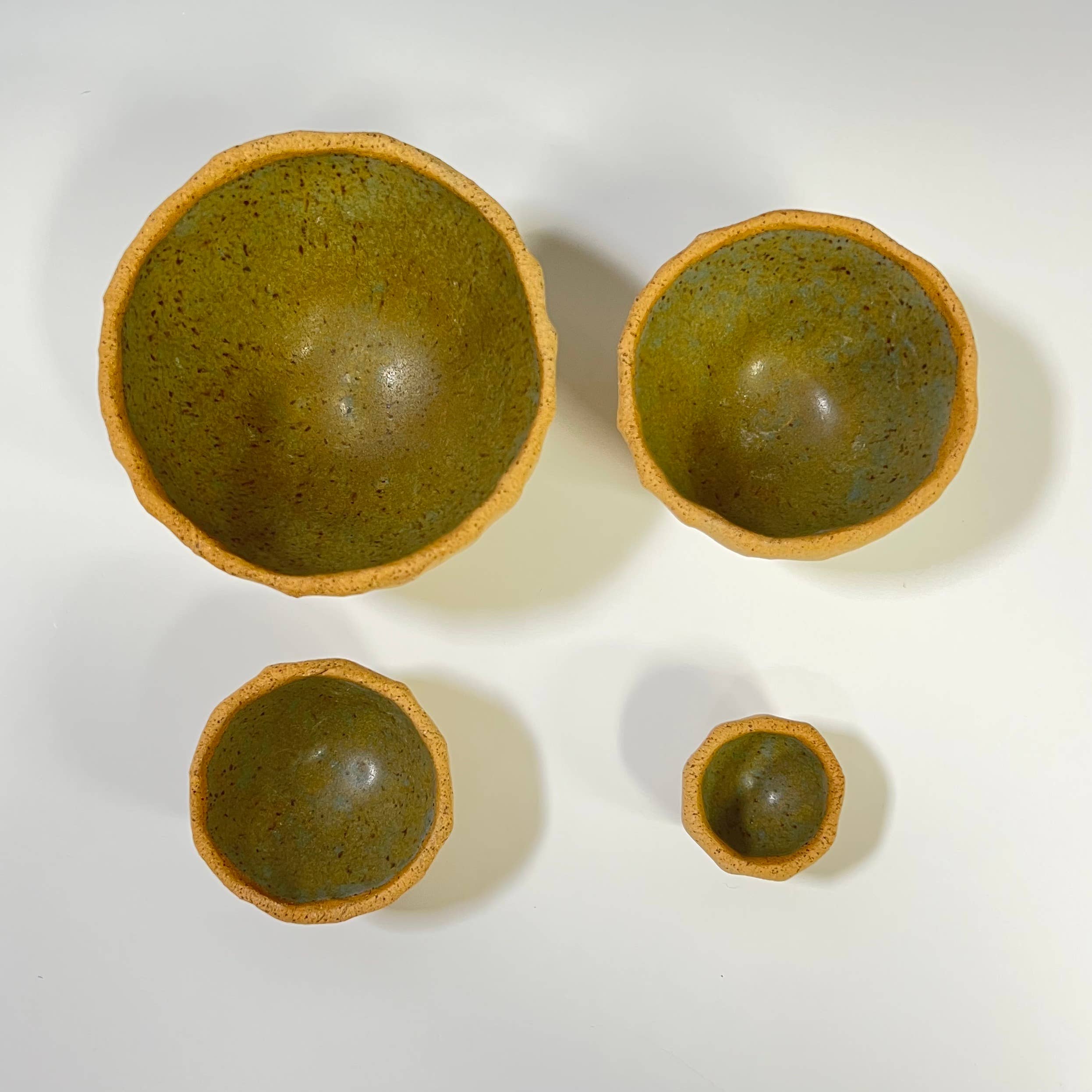 Jennifer Lee Studios - Wholesale Decorative Plate/Dish/Bowl - Nesting Pods0