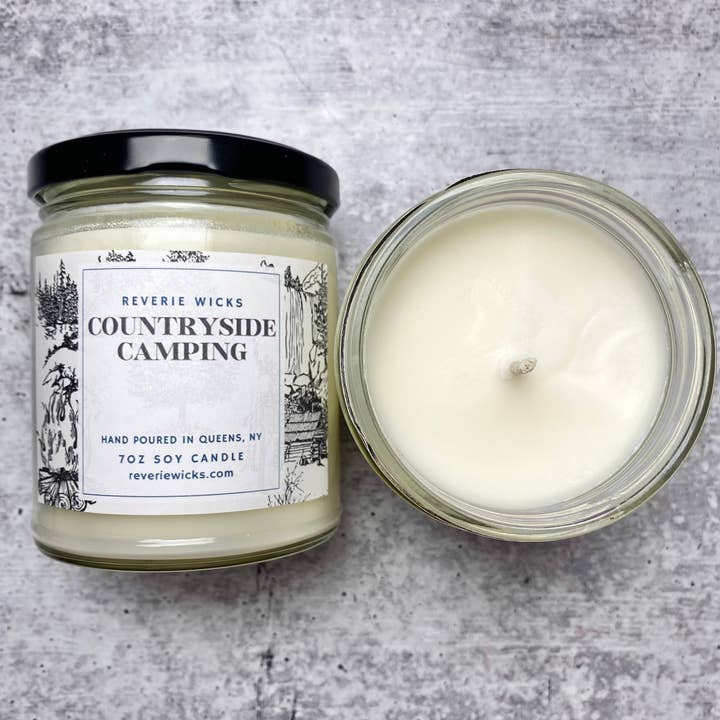 Bougie de soja parfumée Countryside Camping Woodsy de 7 oz pour la vente par Reverie Wicks