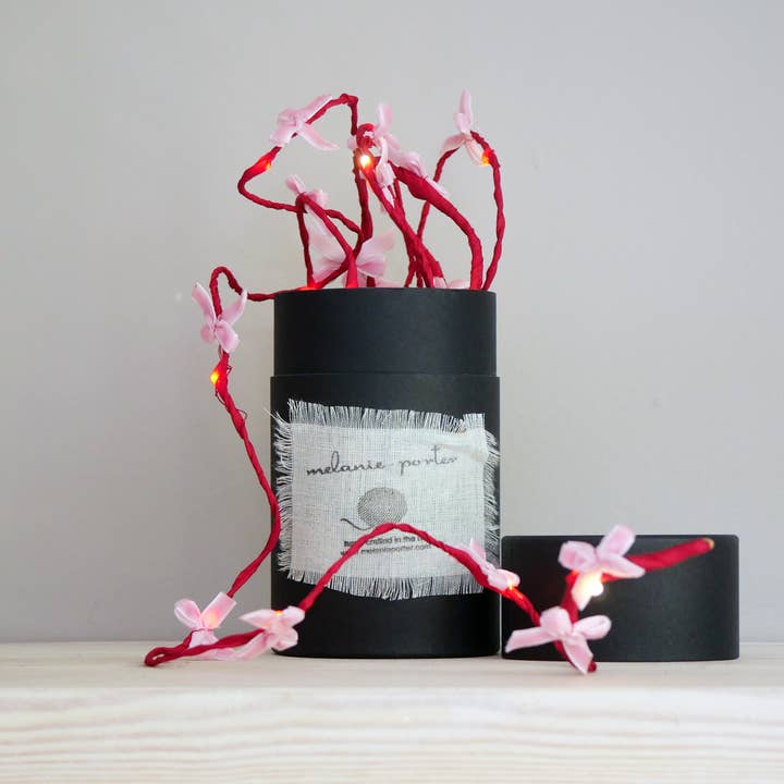 Handgemaakte Fluwelen Strik Feeënlampjes voor wholesale door Melanie Porter