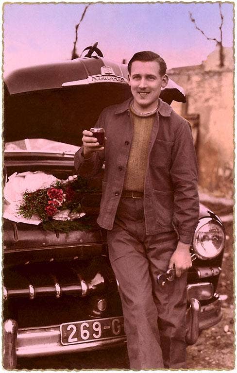 Found Image Press - Vendita all'ingrosso Set di cartoleria/cancelleria - Biglietto d'auguri BV-12 Uomo con chiavi inglesi e vino rosso0