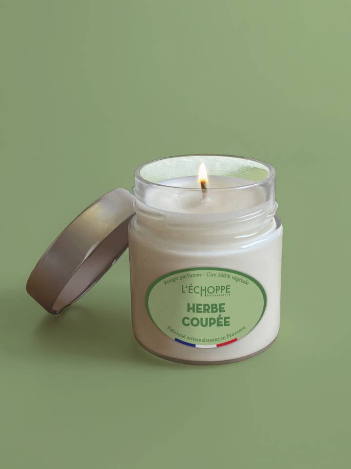 Freshly Cut Grass - Scented Candle 180g for wholesale by L'Échoppe Buissonnière