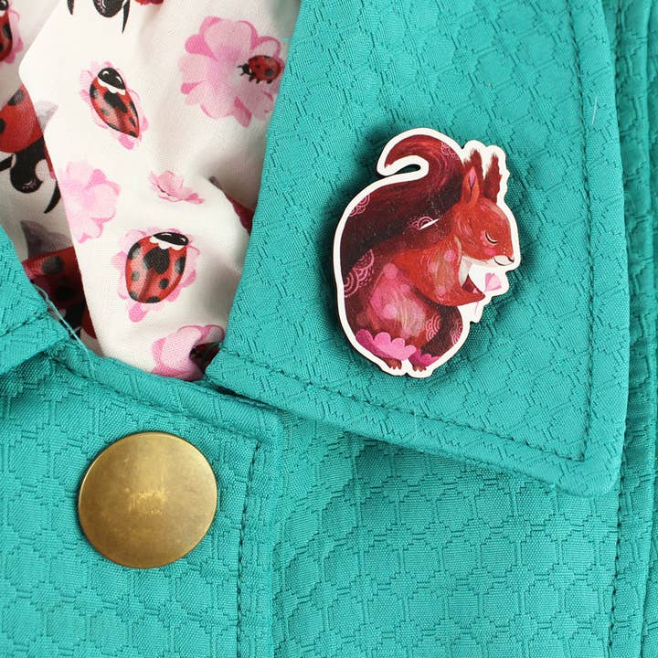 Broche de ardilla roja - alfiler de madera para venta al por mayor de Miss Ella