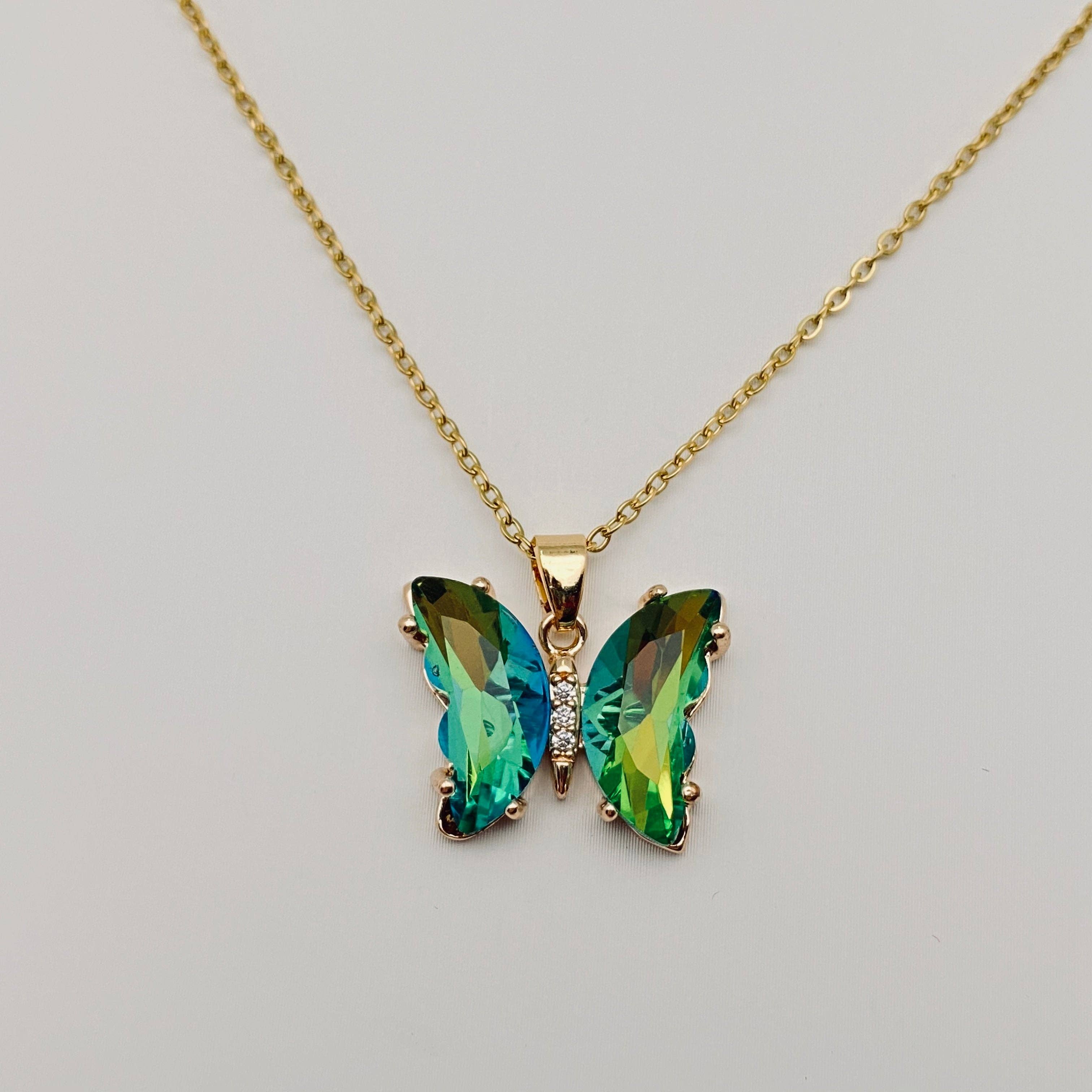 Mio Queena - Wholesale Pendant/Charm Necklace - Ladies Multicolor Glass Butterfly Pendant Necklace4