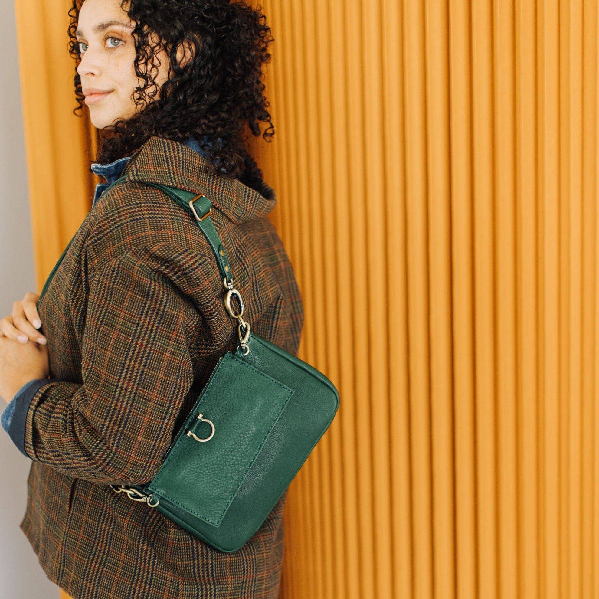 Sapahn - Wholesale Crossbody Bag - Women's - AE Crossbody Wristlet Wallet132