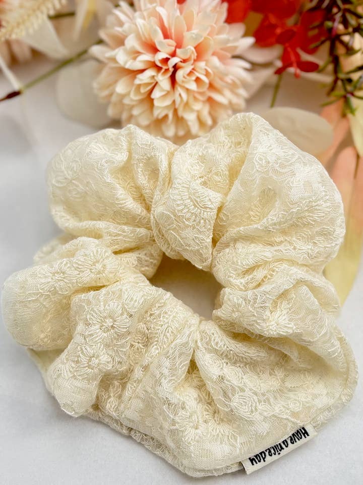 Lace scrunchie 15cm FQ64 for wholesale by BYREN | ÉLINE L'ATELIER