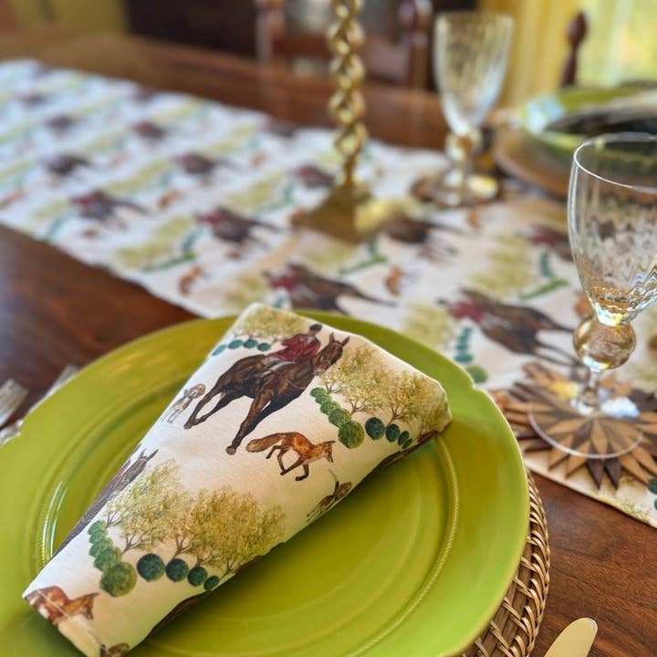 Stoffservietten - Die Jagd im Wald auf weißem Leinen-Baumwollstoff (Set aus 4) für den Großhandel von Goose and Willow