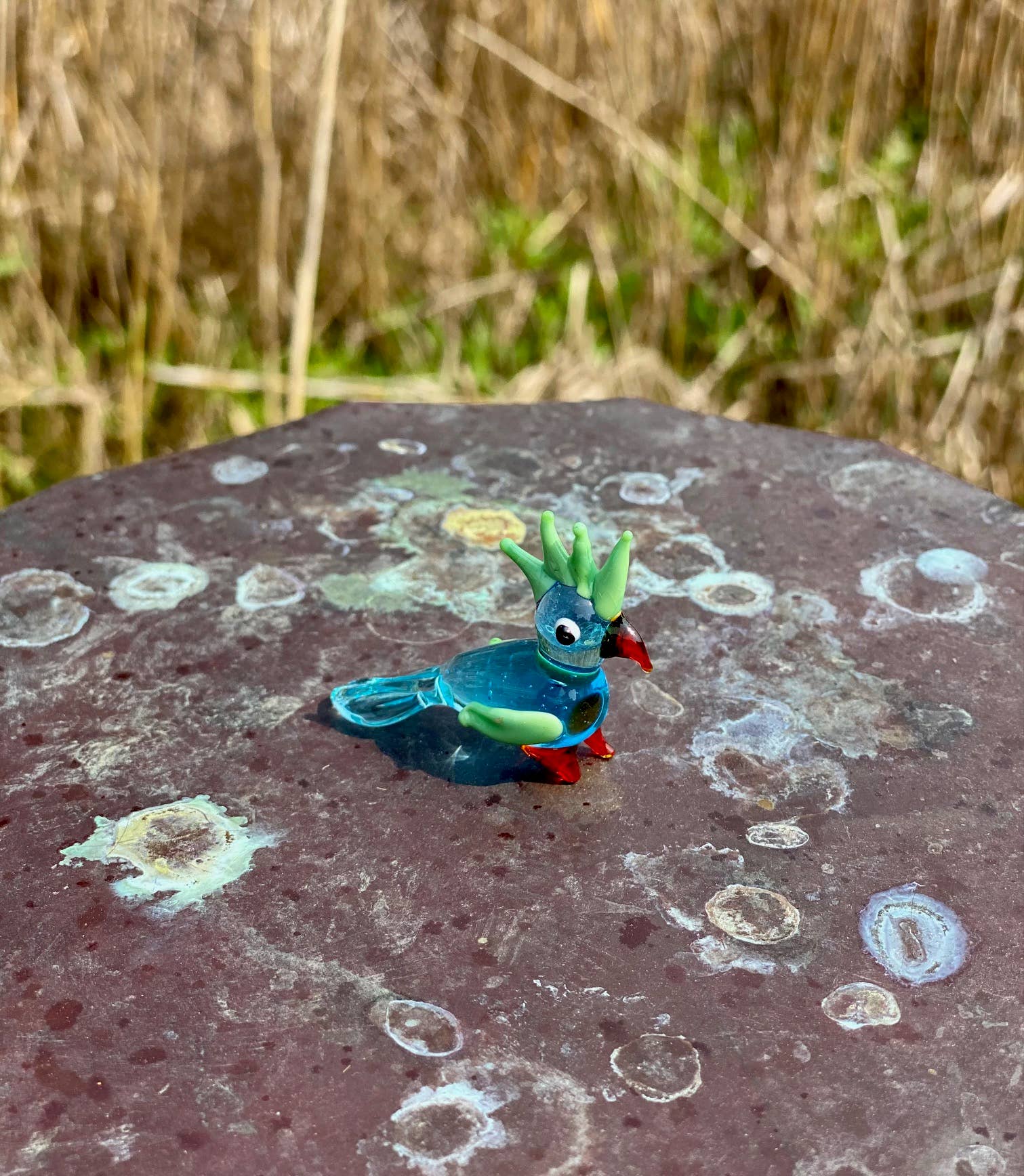 SHOPGIVECOURAGE - Wholesale Decorative Figurine - Glass Cockatiel Sitter Figurine - Miniature Collectible