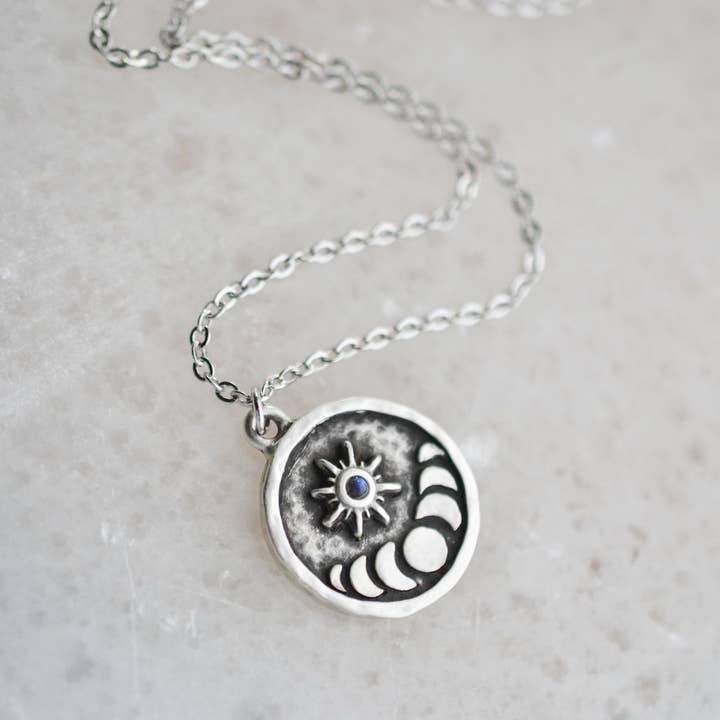Sol og måne fase månesten halskæde for engroshandel hos Livin Freely