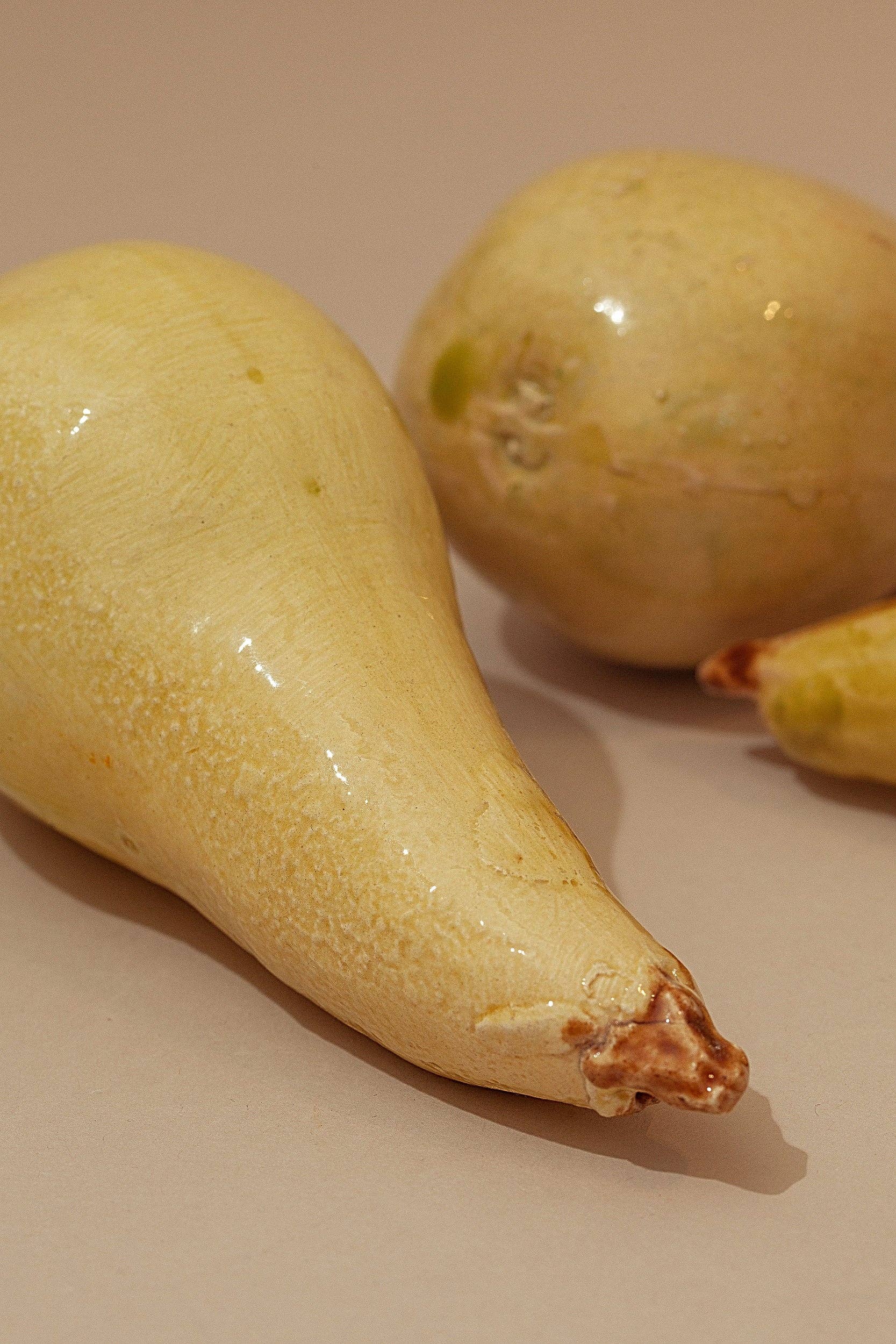 Eturel Madrid - Wholesale Decorative Tabletop Object - Pear glazed ceramic replica2