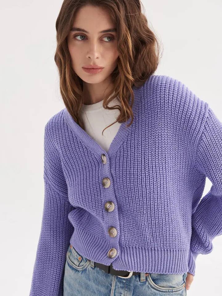 Mini-cardigan pour femme Nancy couleur lilas pour la vente par Handmade Originals Ukraine