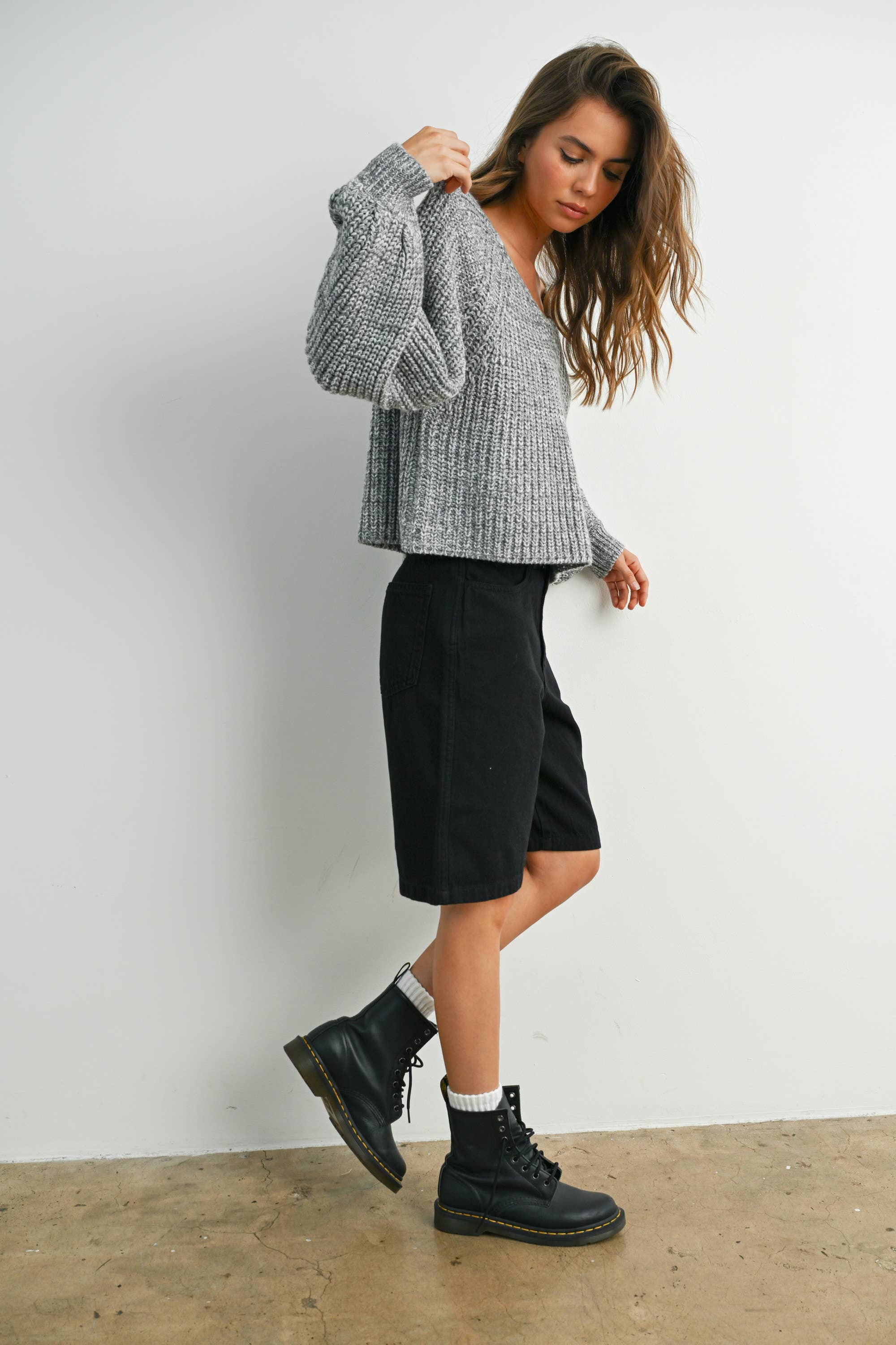 BUTTERMELON - Wholesale Knit Sweater - Women's - Tie-Back V-Neck Drop Shoulder Long Sleeve Top - BMW781028