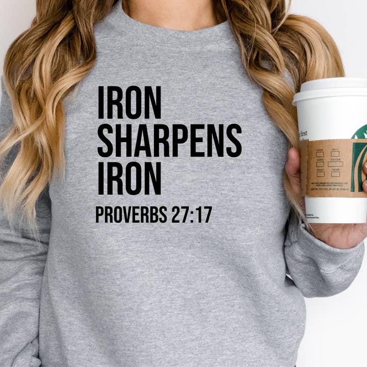 Iron Sharpens Iron Sweatshirt, Christelijk sweatshirt voor wholesale door Lucky Avocado