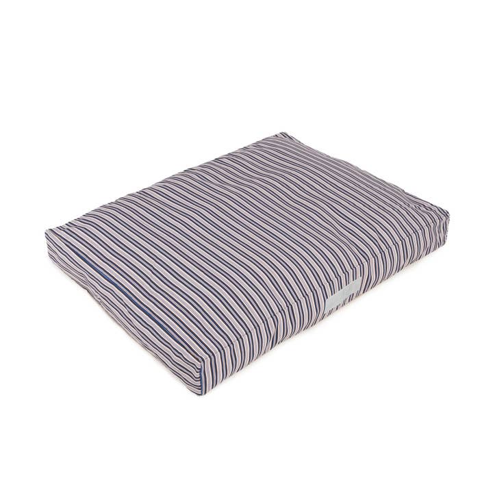 Basic Stripes Bed for wholesale by B de Bruno