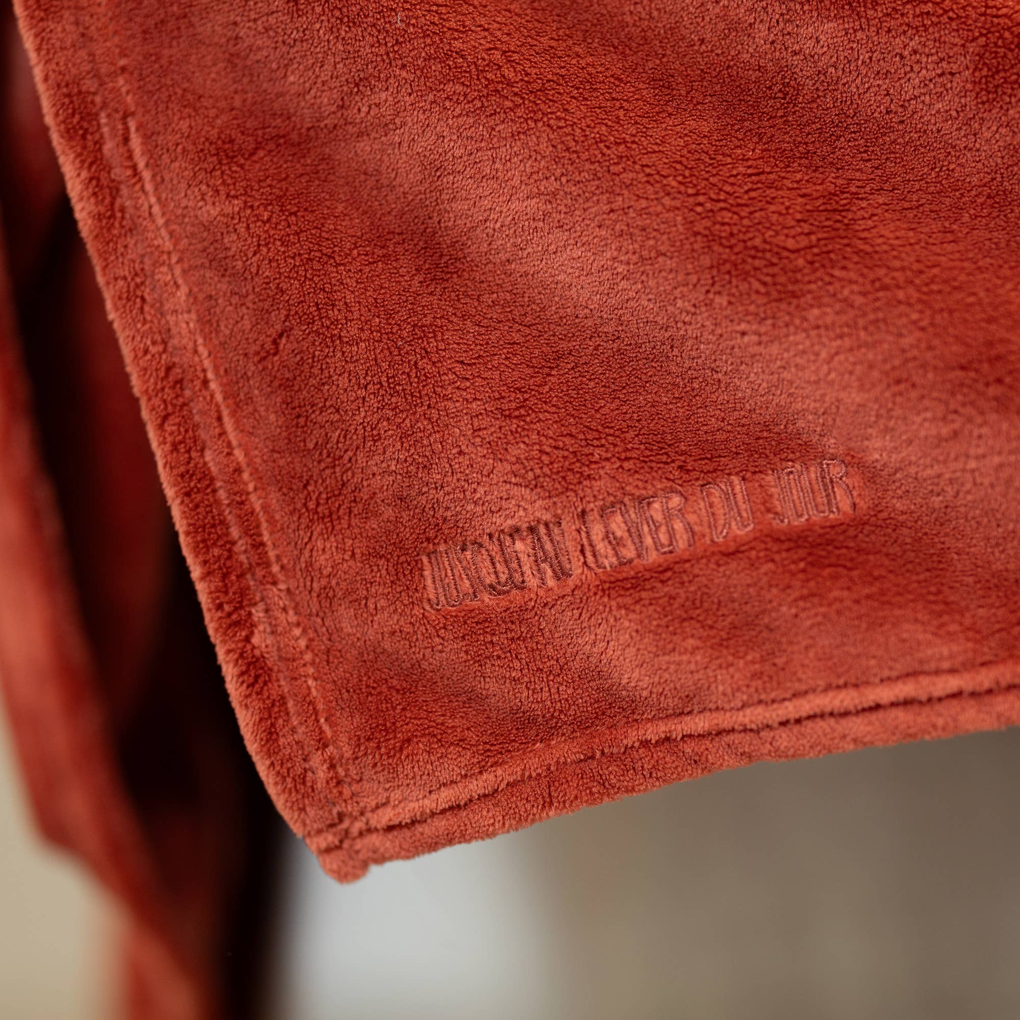 Jusqu'au Lever du jour – Engroshandel Poncho - Dame – Fleece indendørs ponchoer7