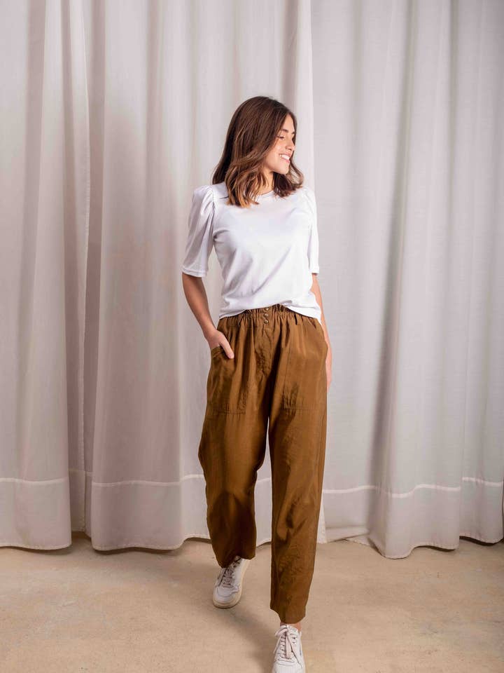 Chai byxor för wholesale av Near The Sun