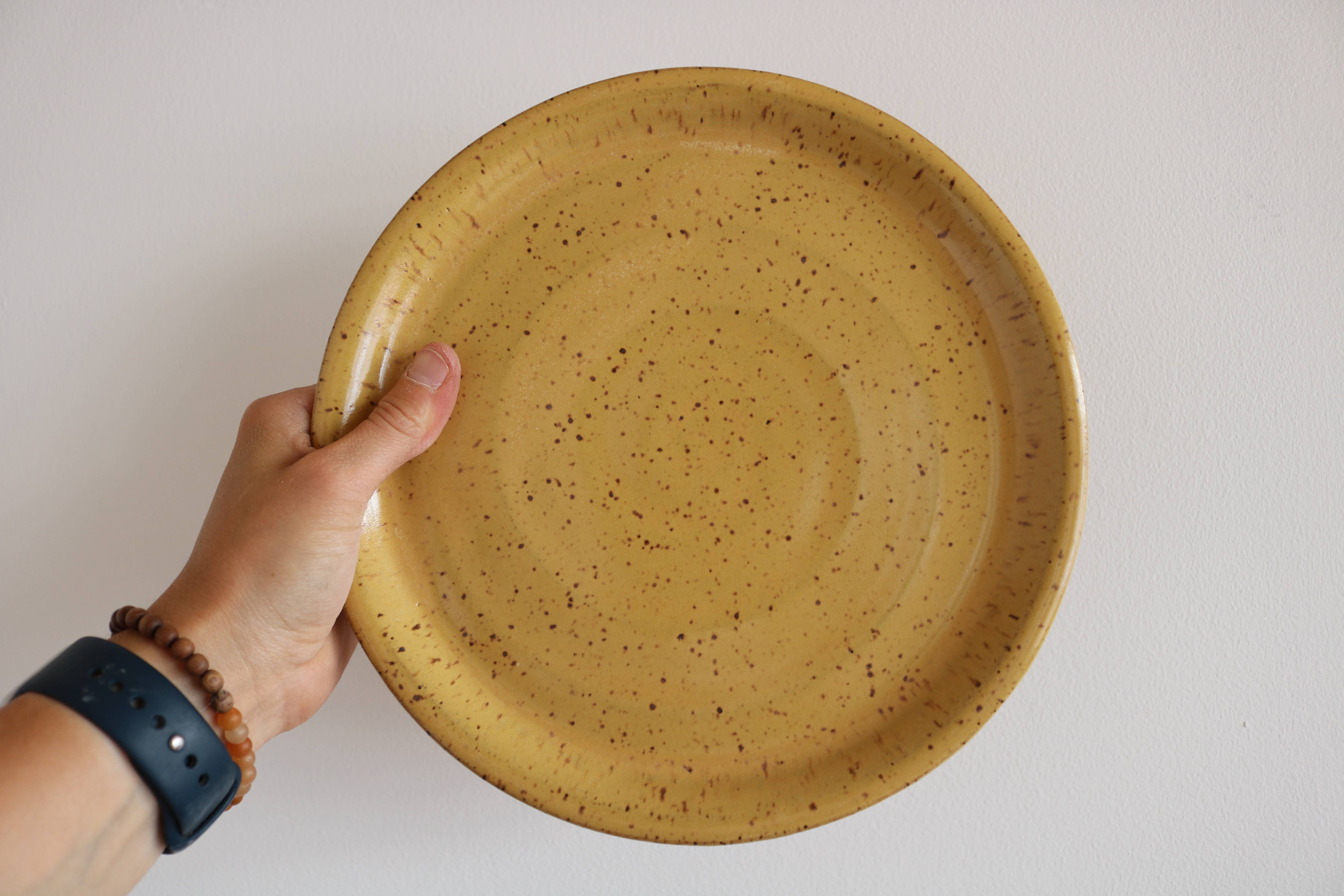 KJ Pottery - Wholesale Borden - Handgemaakte dinerborden van ijzerrood steengoedklei8