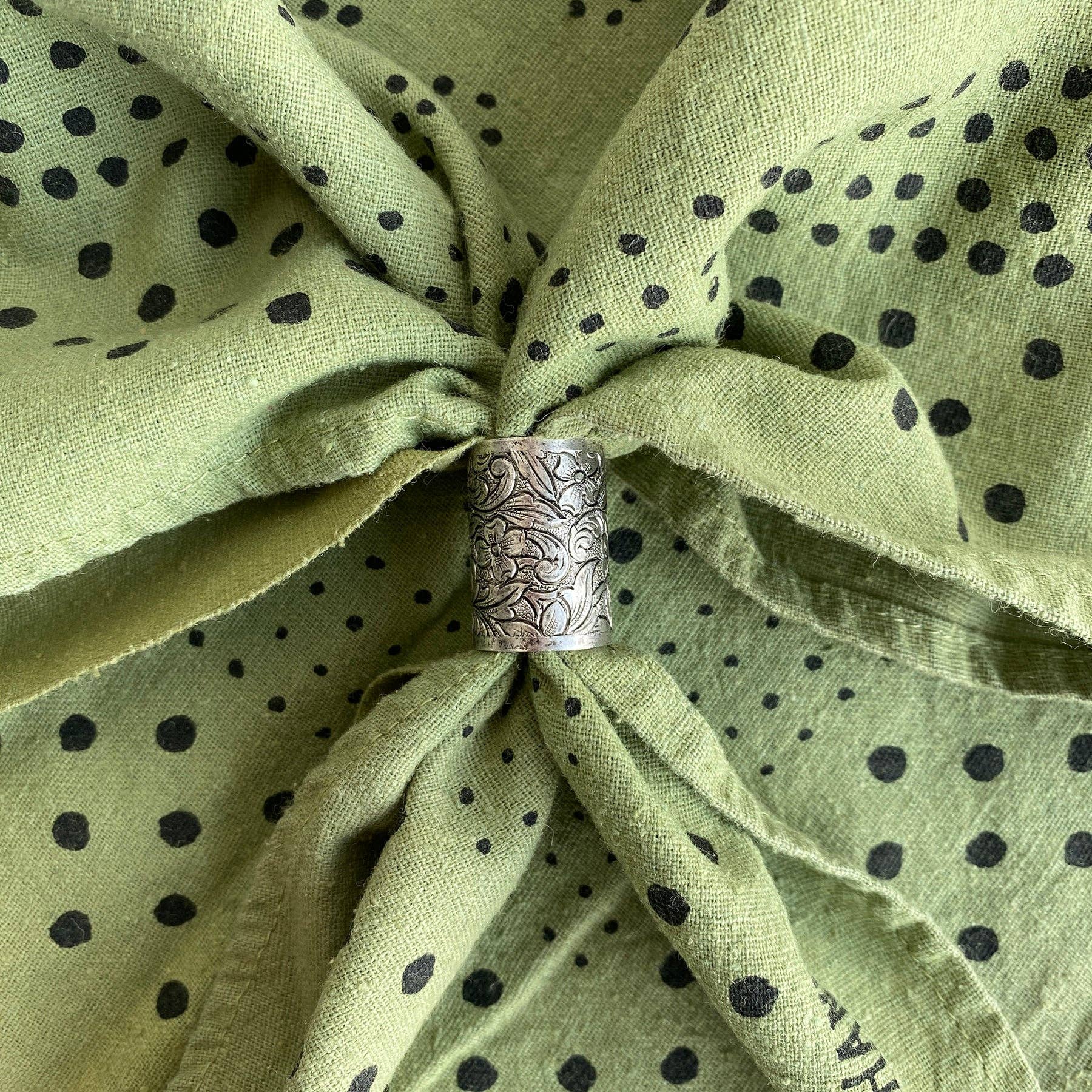 Last Chance Textiles - Wholesale Scarf Clip - Women's - Dogwood Tube Slide