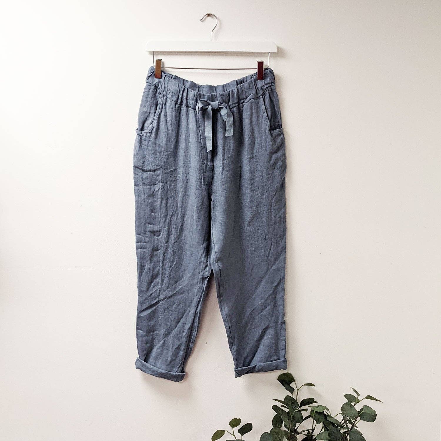 Tempest Designs – wholesale Pants – Women's – Classic linen trousers with front and back pockets2