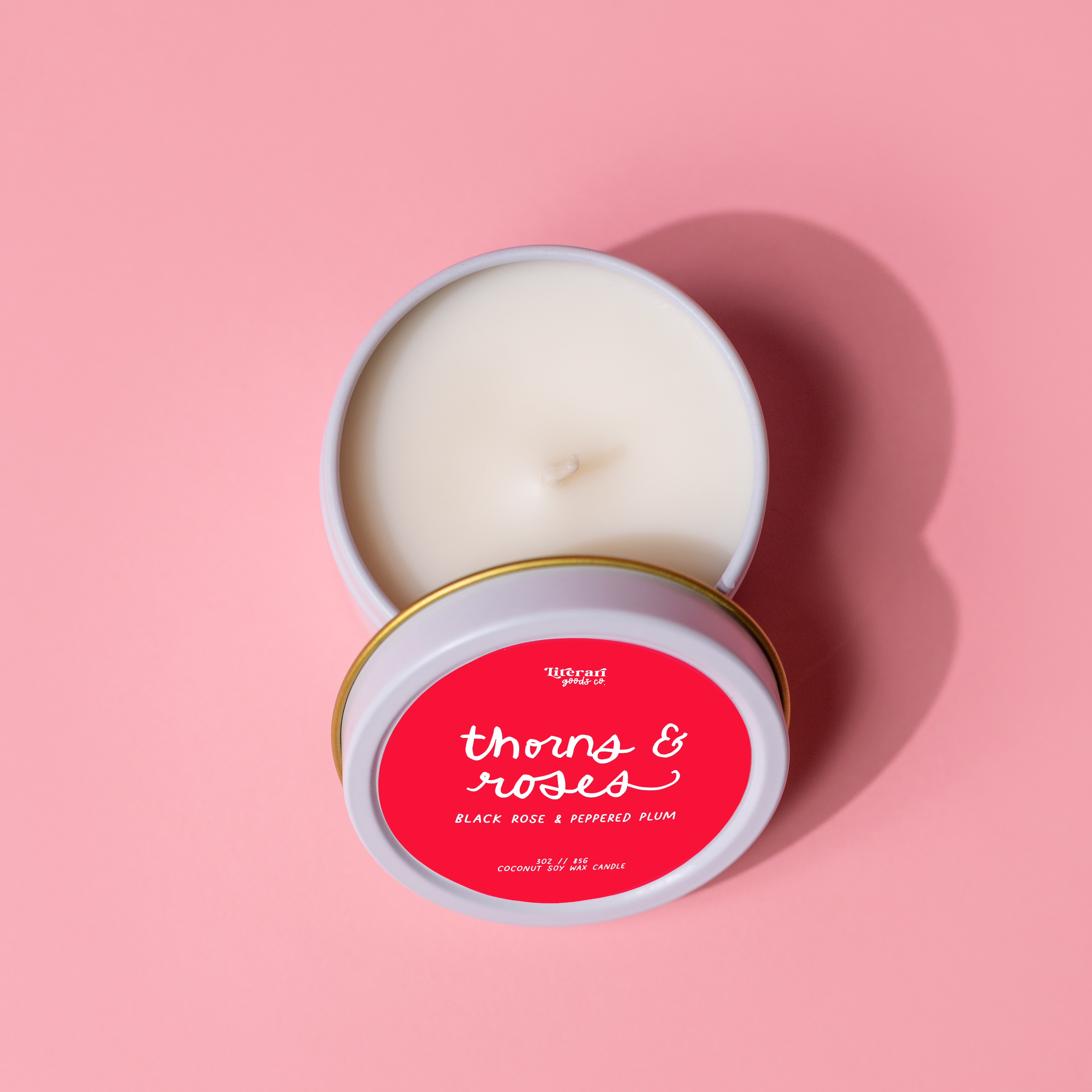 Literari Goods, Co | Book Themed Candles + Gifts - Venta al por mayor Vela aromática de viaje - Vela de viaje Bookish, mercancía para libros, relleno de calcetines ACOTAR1