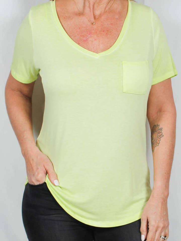 K062202-CI - Citron - Airbrush T-shirt met korte mouwen A1948 voor wholesale door K & C Clothing, Inc.