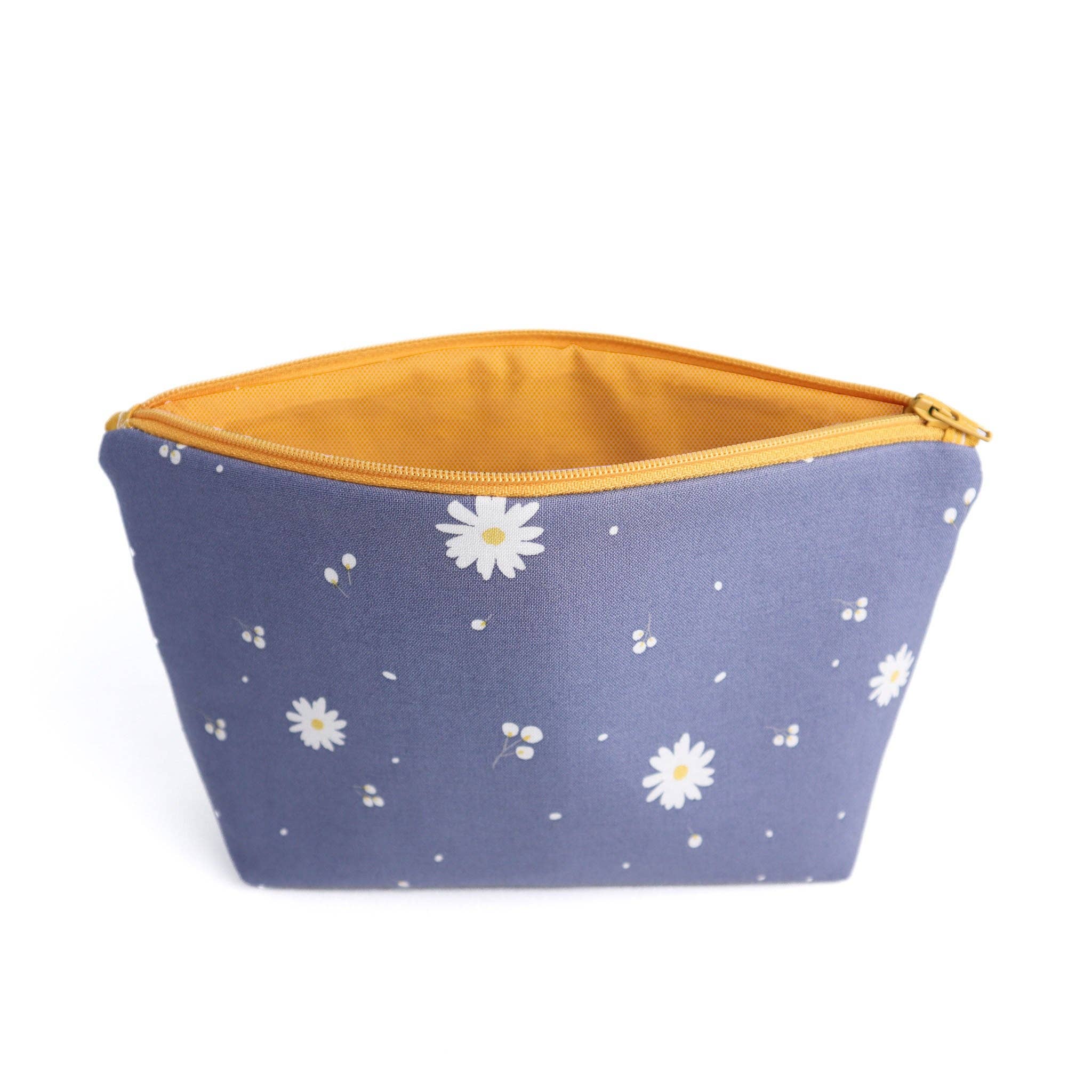 Crosscut Sewing Co. - Wholesale Craft Sewing Kit - Zipper Pouch Sewing Kit - Sewing Project Kit with Fabric for Beginners19