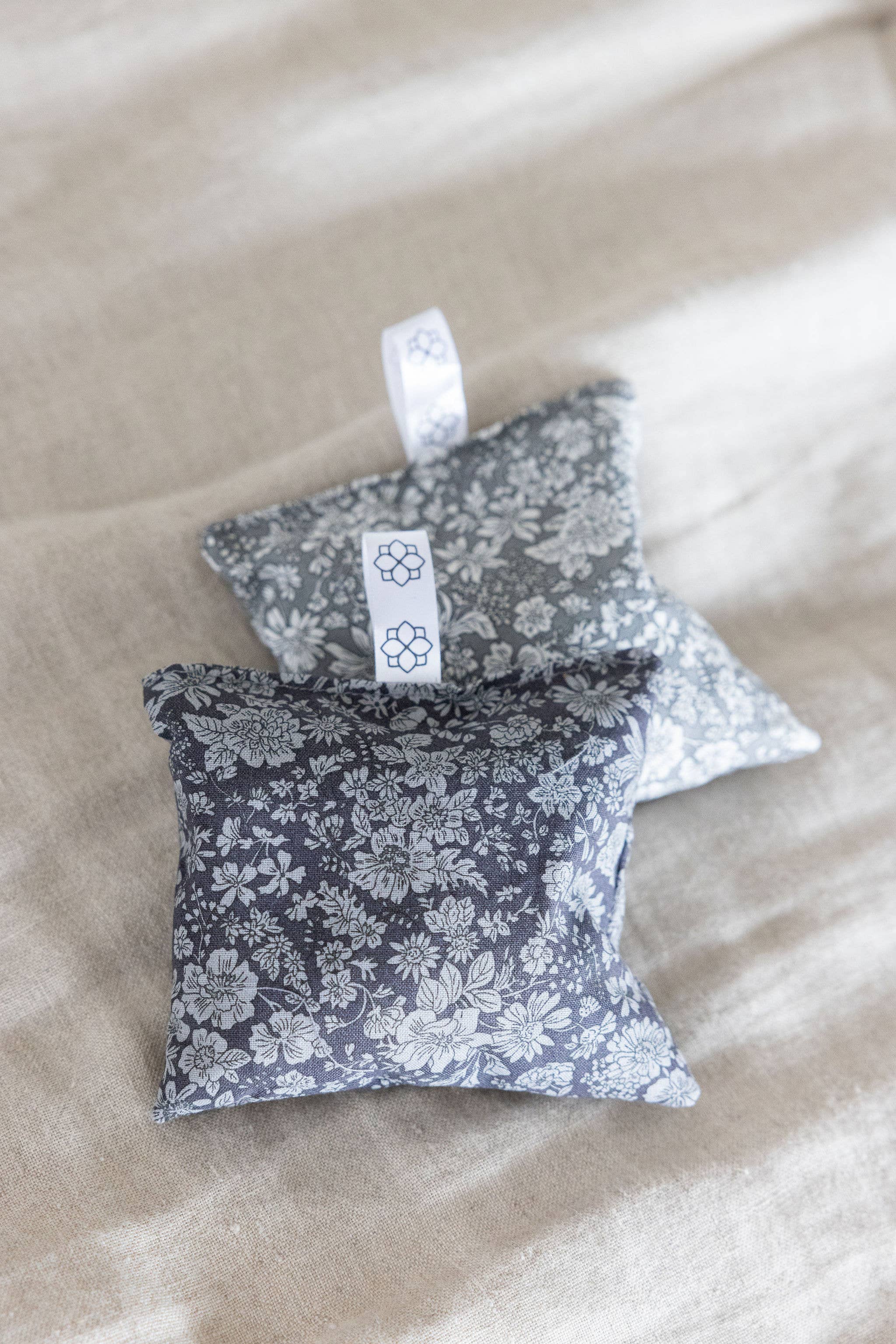 Spritz Wellness – wholesale Sachet – Lavender Sachets - Monochrome3