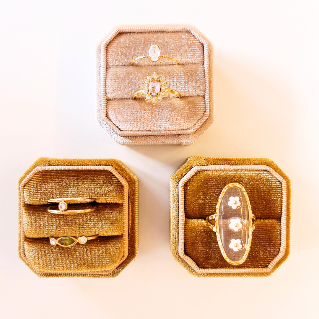 Rosies - Wholesale Jewelry Box/Organizer - Velvet ring box square gold1