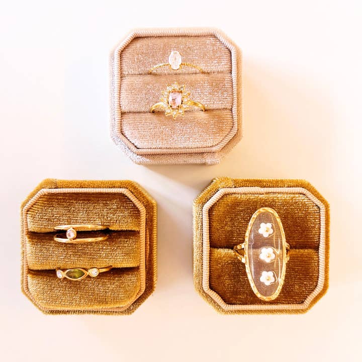 Rosies - Wholesale Jewelry Box/Organizer - Velvet ring box square gold1