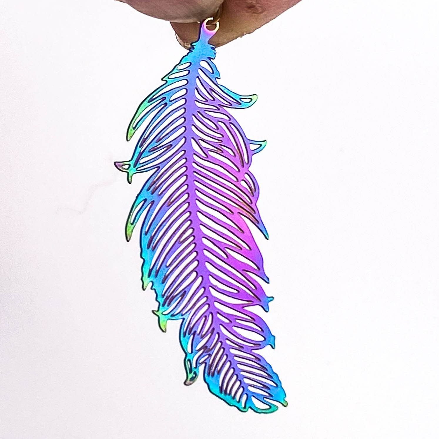 Glorious Healing Crystals – wholesale Spiritual stone/crystal – Titanium Rainbow Aura Quartz Pendulum with Electroplated Fea7