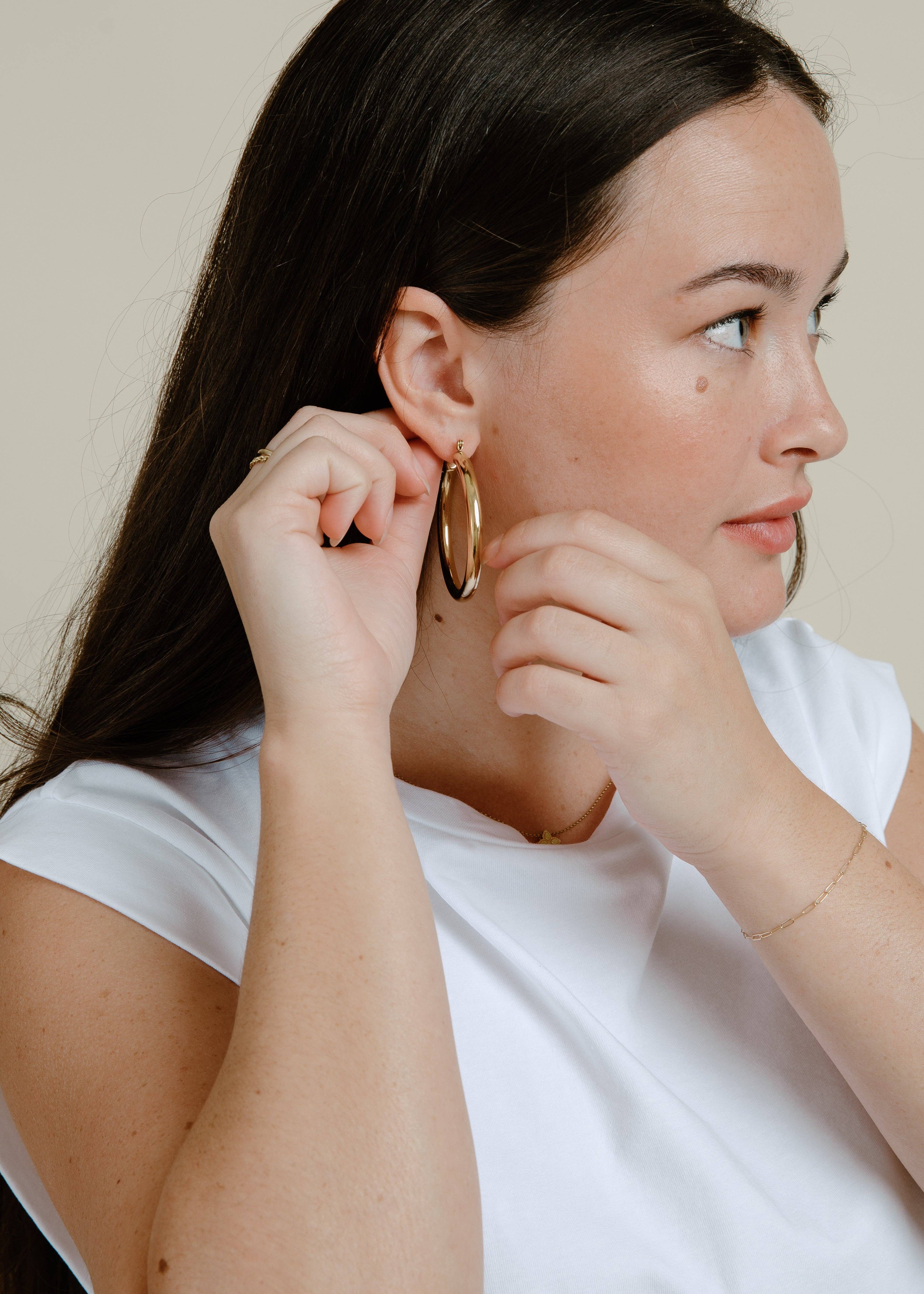 Oro Jane Hoops - Grande in vendita all'ingrosso su Faire1