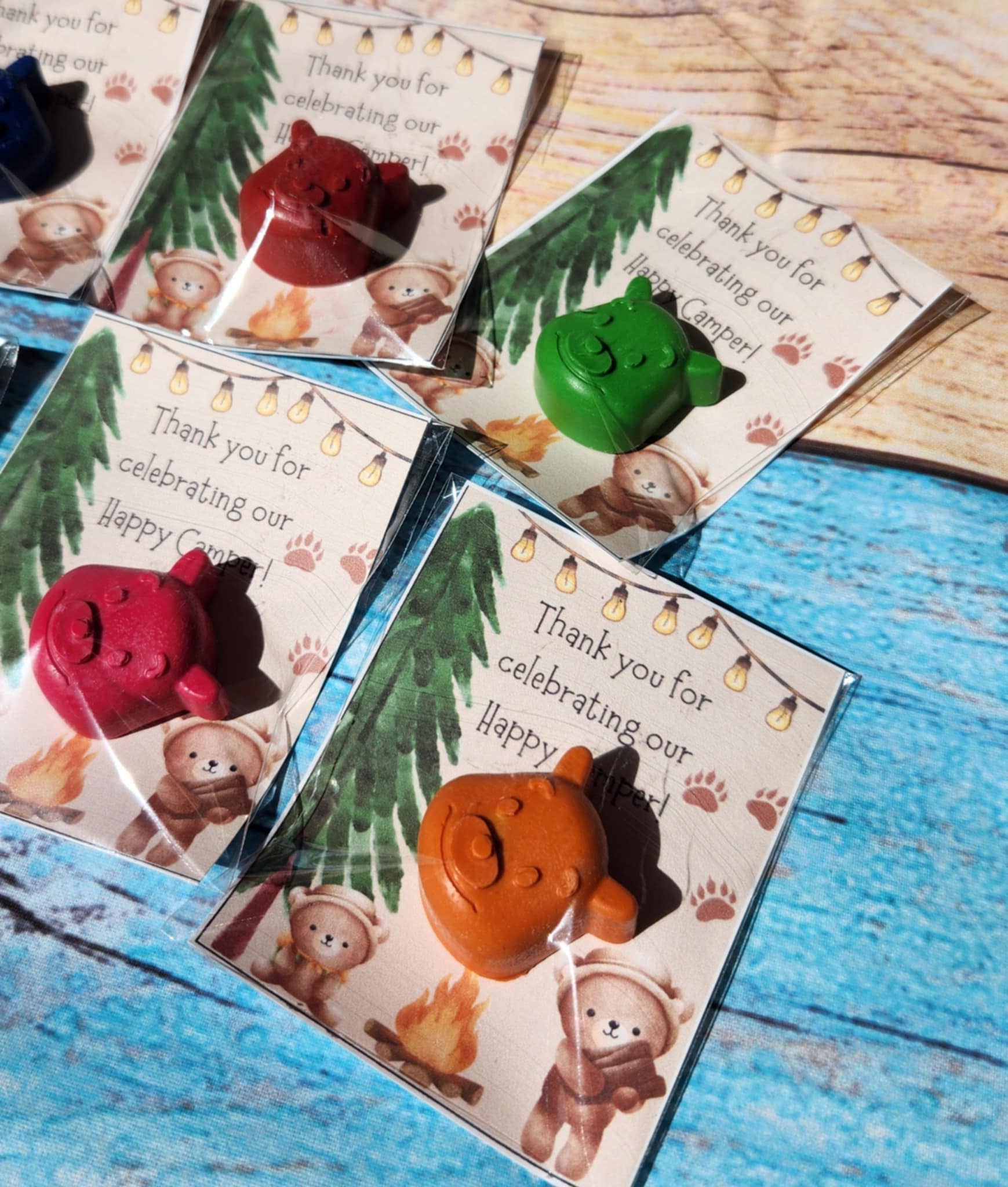 Snazzy Crayons – lembranças de festas por atacado – Cartões de Agradecimento com Tema de Campismo com Lápis de Cera em Forma de Urso0