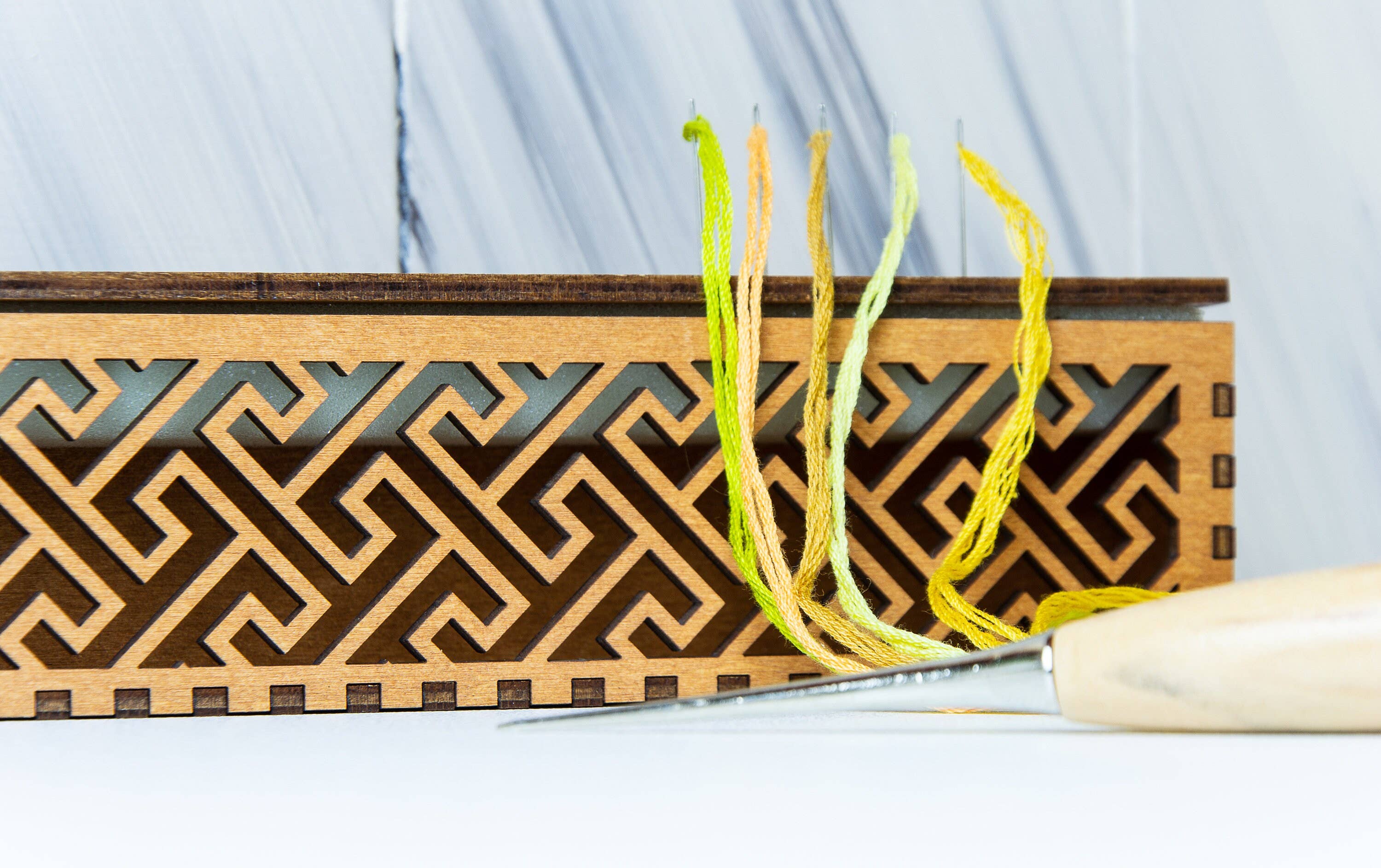 Embroidery craft - Wholesale Embroidery/Cross Stitch Supplies - Wooden Embroidery Needle Organizer Box – 60 Holes8