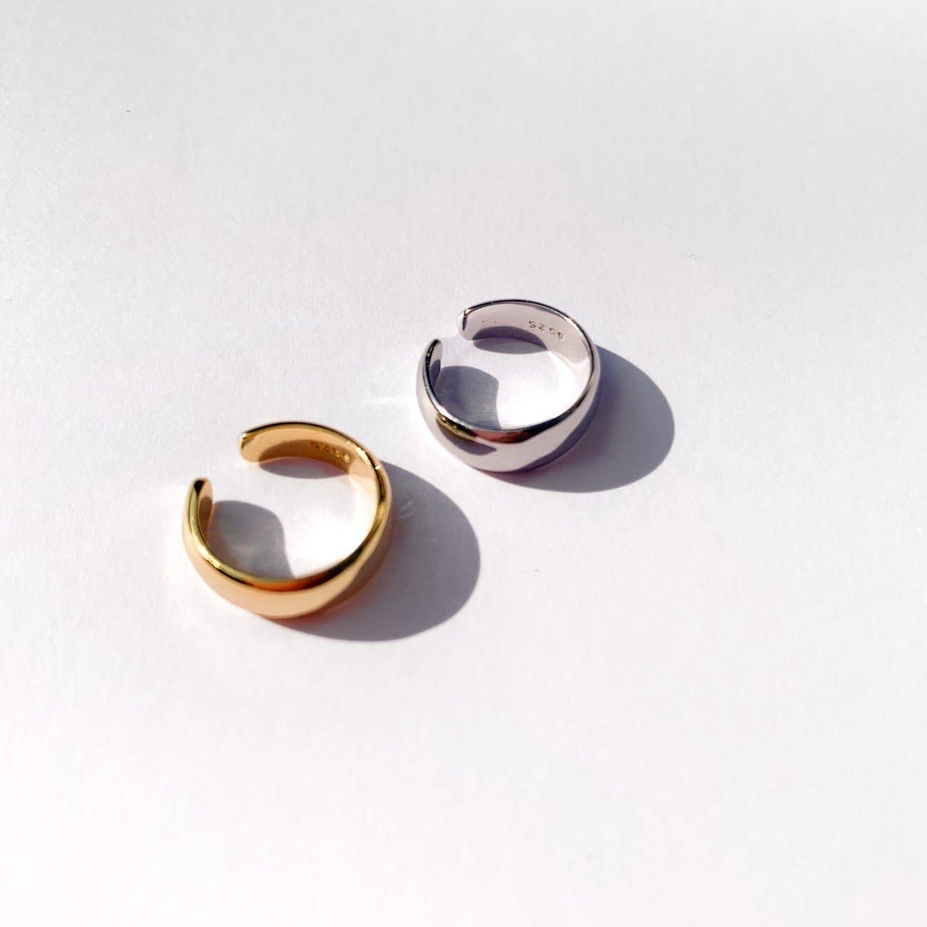 Love Local Jewelry - Vendita all'ingrosso Orecchini ear cuff/ear wrap - Juna ear cuff regolabile in argento 925 placcato oro 18k resistente all’acqua10