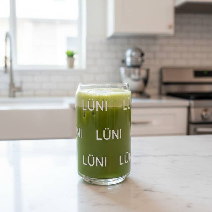 Lattina con stampa "Lüni" per la vendita all'ingrosso da parte di cool people club