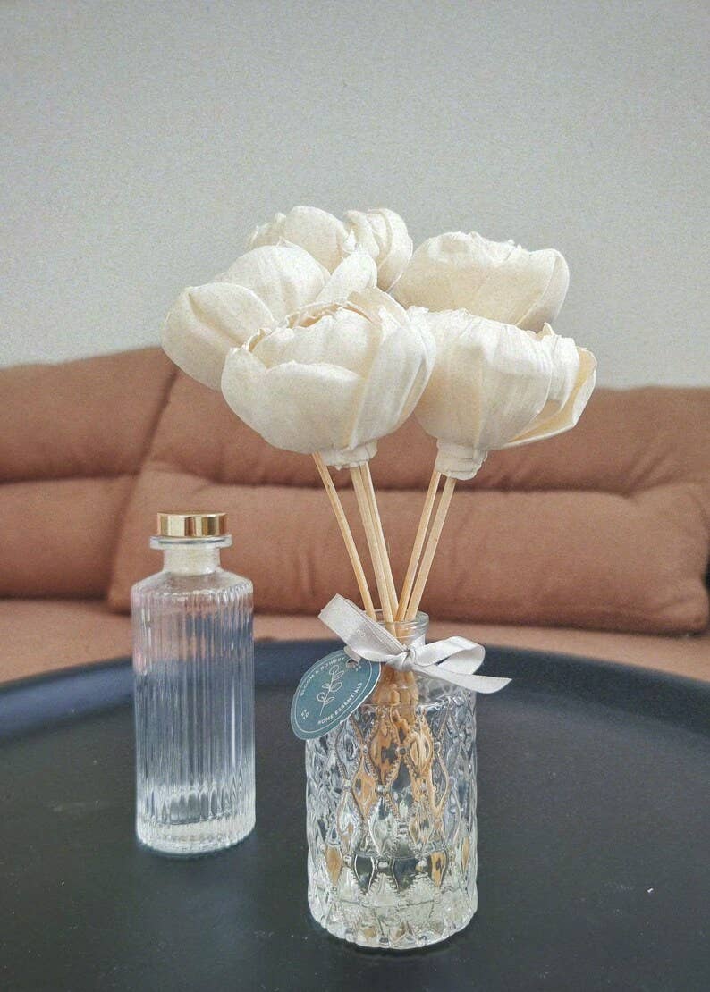 Bloom & Bowery - Wholesale Reed Diffuser - Sola Wood Reed Diffuser Flowers - Peony - Set Of 52
