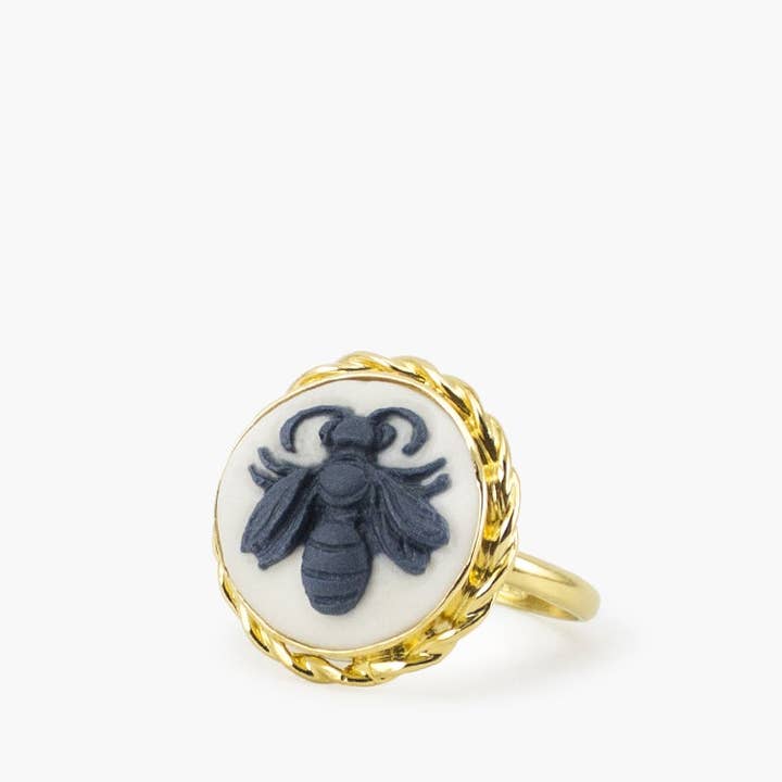 Vintouch Jewels - Wholesale Cocktail/Statement Ring - Bee Cameo Ring
