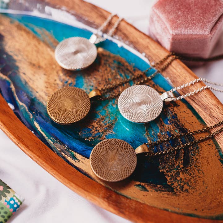 Whimsy Spirit Shop - Wholesale Pendant/Charm Necklace - Christmas Santa Necklace5