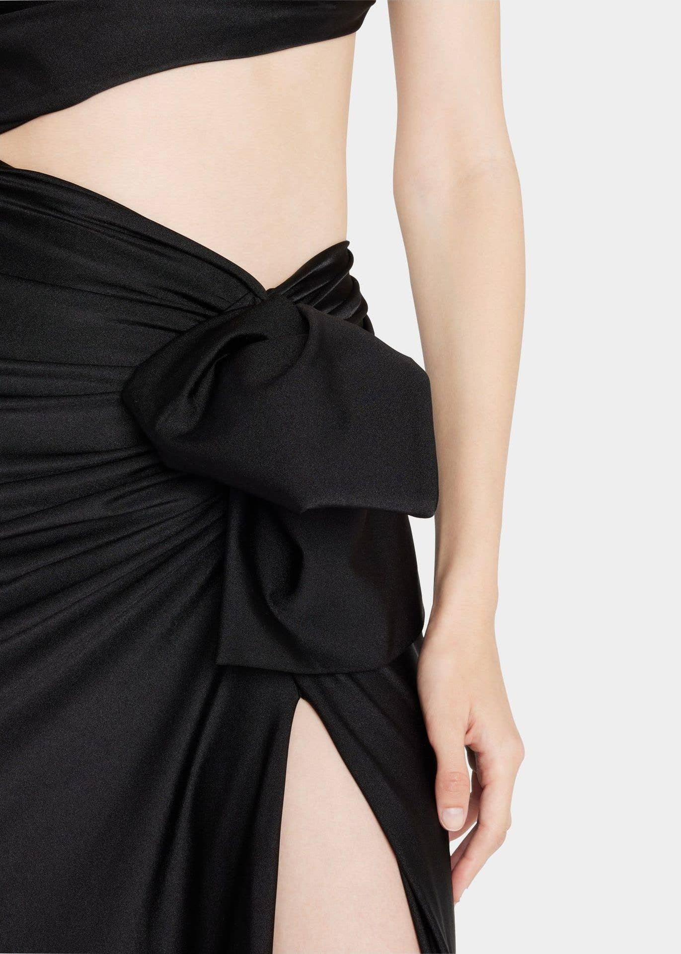 Noir Sanyao Fashion - Robe longue élégante fendue à épaule asymétrique en vente sur Faire17