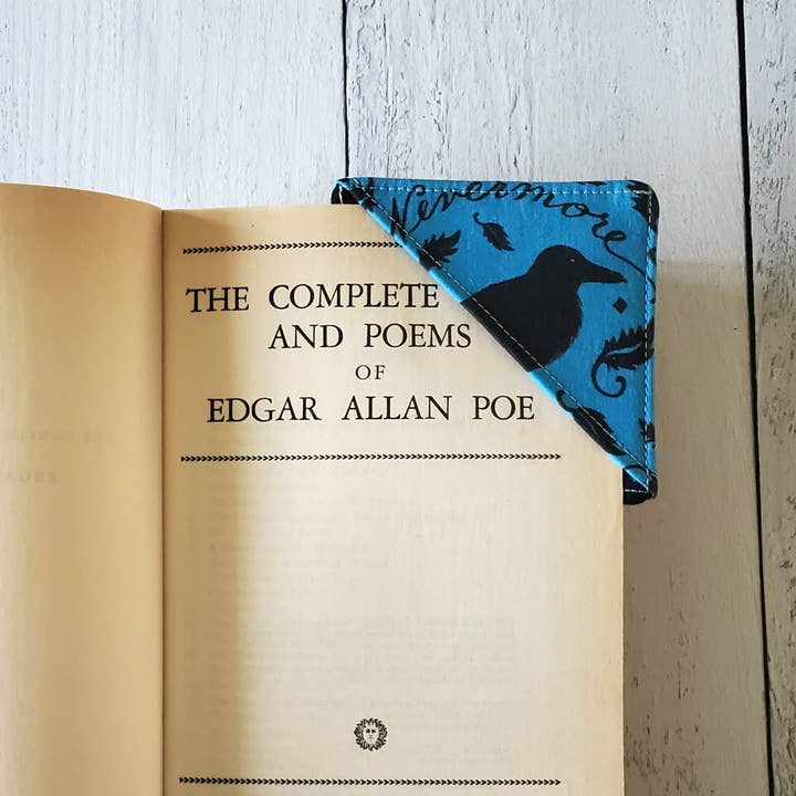 Bamboo Hill – Großhandel Lesezeichen – Ecken-Lesezeichen aus Stoff mit passendem Halter2