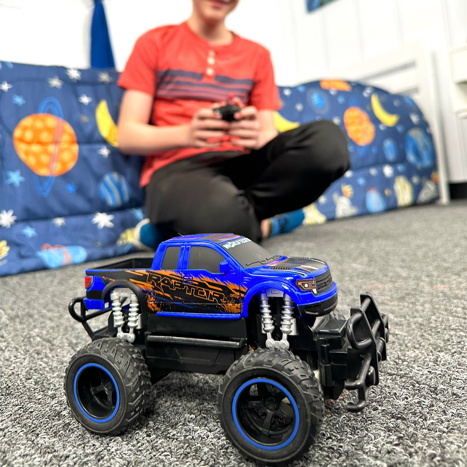 World Tech Toys - Wholesale Electronic Toy - Kids & Baby - 1:24 Licensed Ford F-150 SVT Raptor RC Truck2