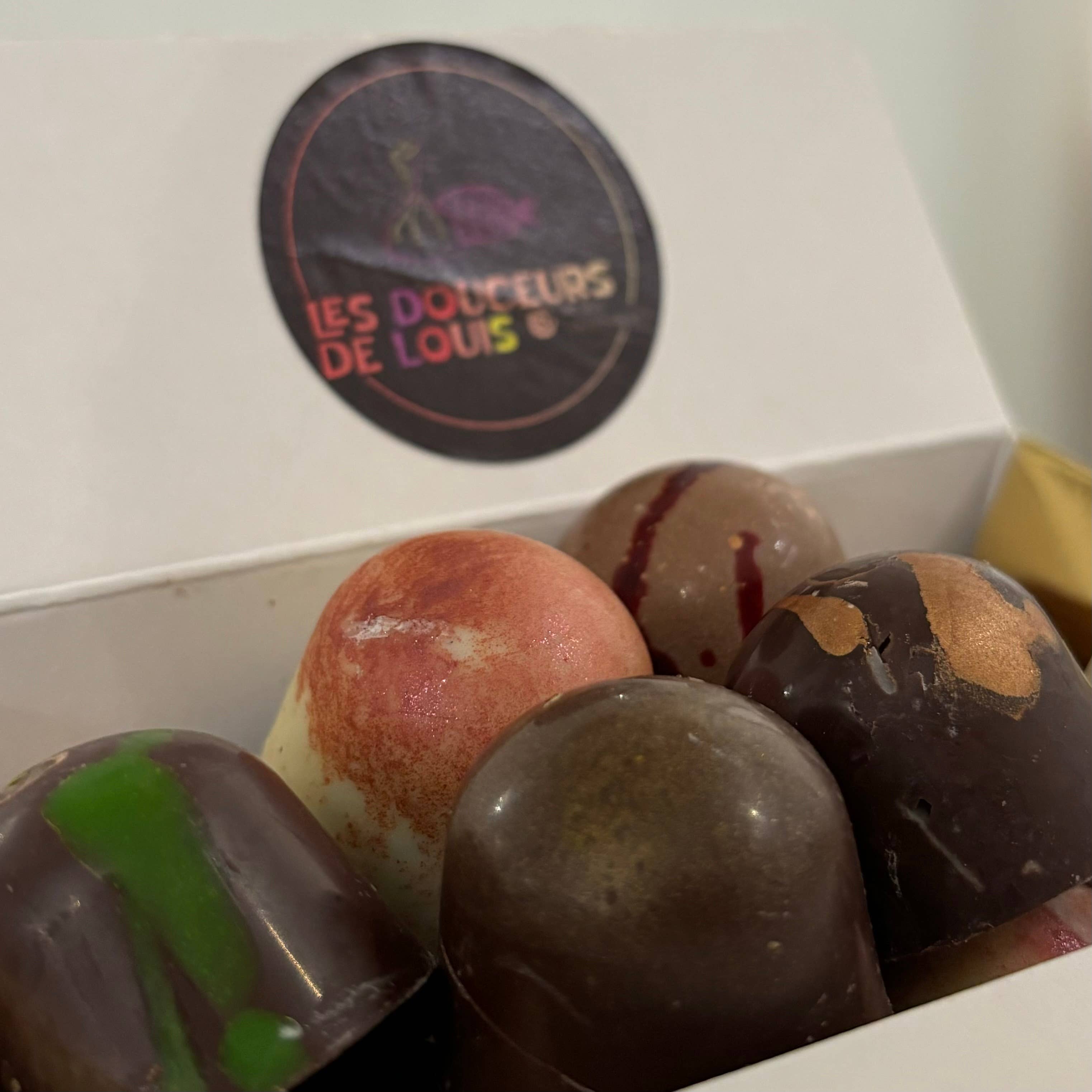 Les Douceurs de Louis - Wholesale Chocolate Box - Filled chocolates in a box or box: 4 sizes available23
