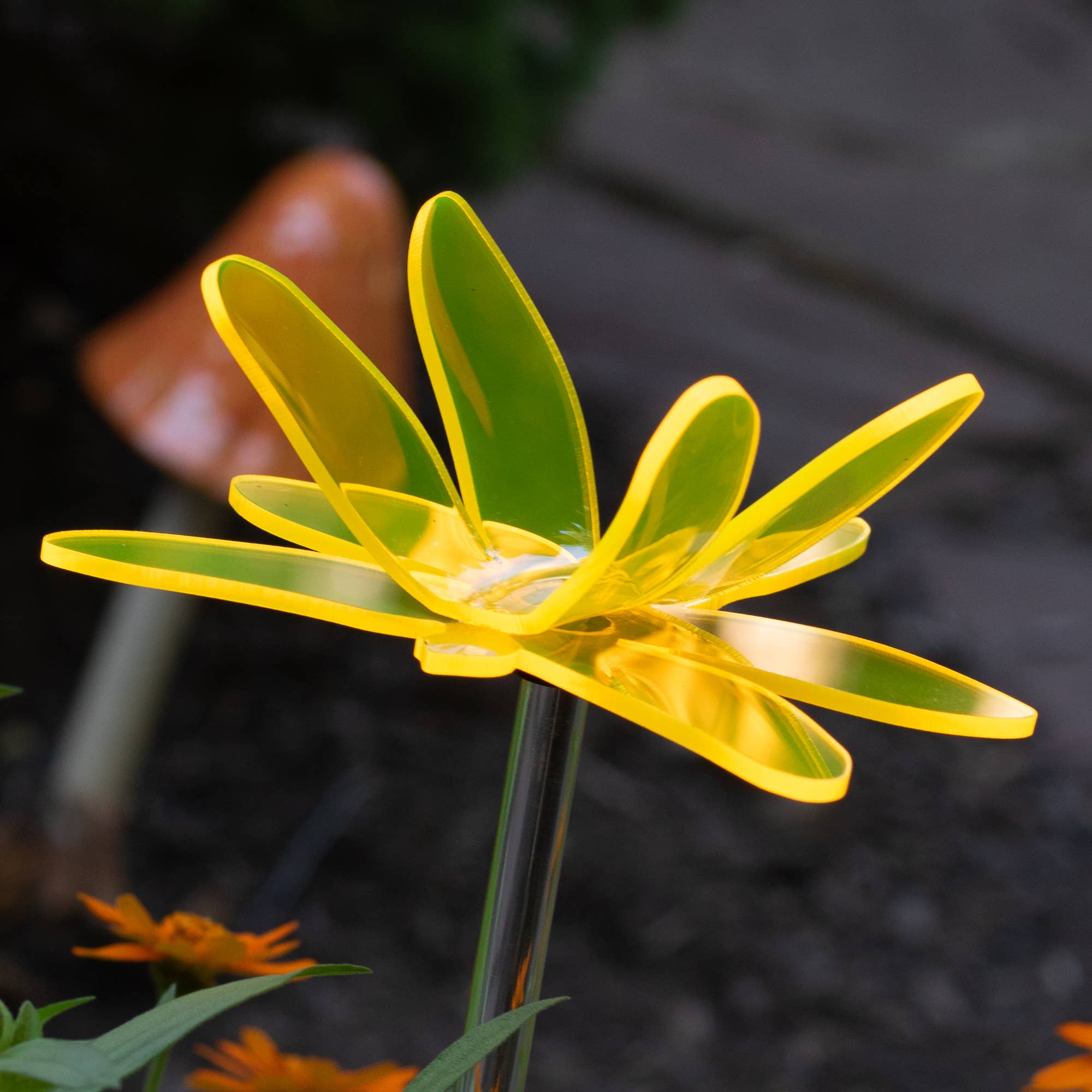 The Colored Petal - Venta al por mayor Postes de jardín/césped - Estaca de jardín con forma de libélula, adorno de jardín4