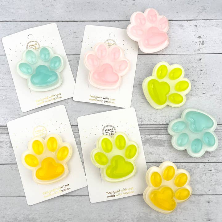 Grande barrette crocodile patte de chat phosphorescente pour la vente par SoapElenGlen